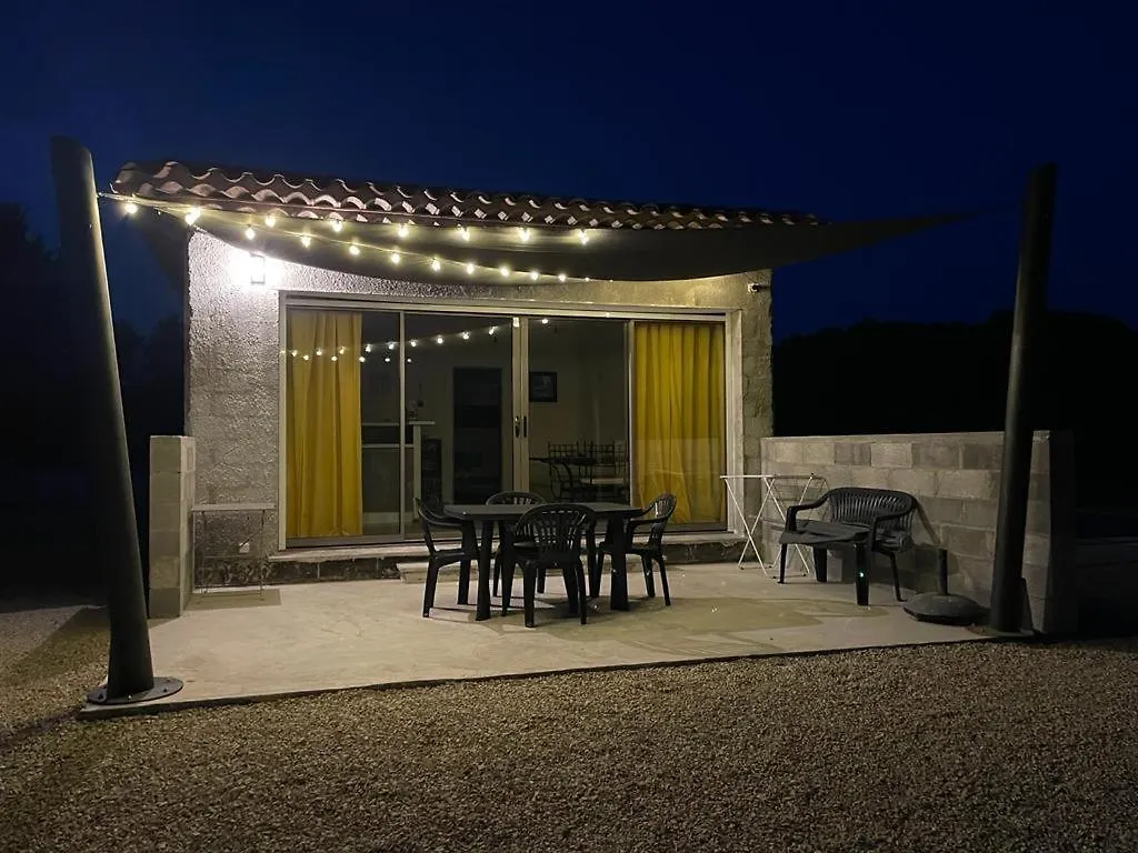 ( Mine De Rien ) Villa Grambois 0*,